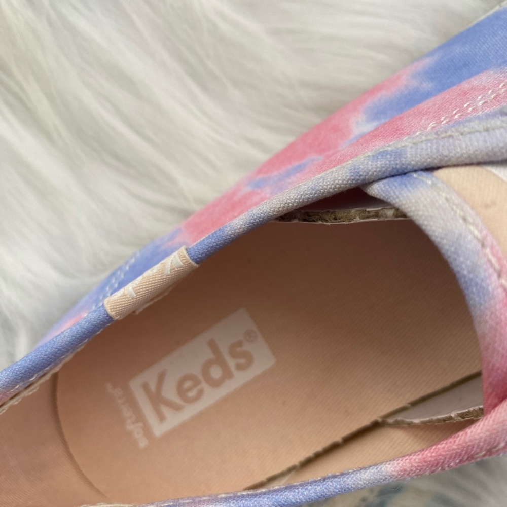 EUC Keds Tie-Dye Canvas Sneakers size 8.5 - Picture 3 of 5